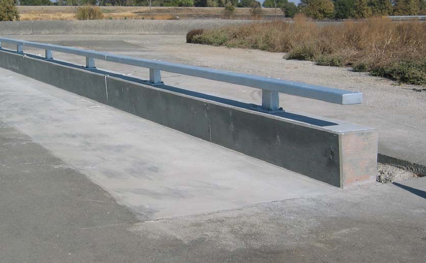 California Type 90 Concrete/Steel Bridge Railing - Task Force 13